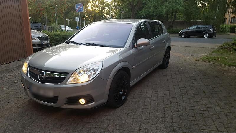 Silber Gebraucht 2007 Opel Signum Kombi | 2.450 € (Teuer) - Bild 1/4