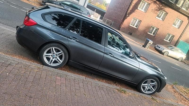 Gebraucht BMW 318 150 PS (110 kW) 2013 Braun Kombi