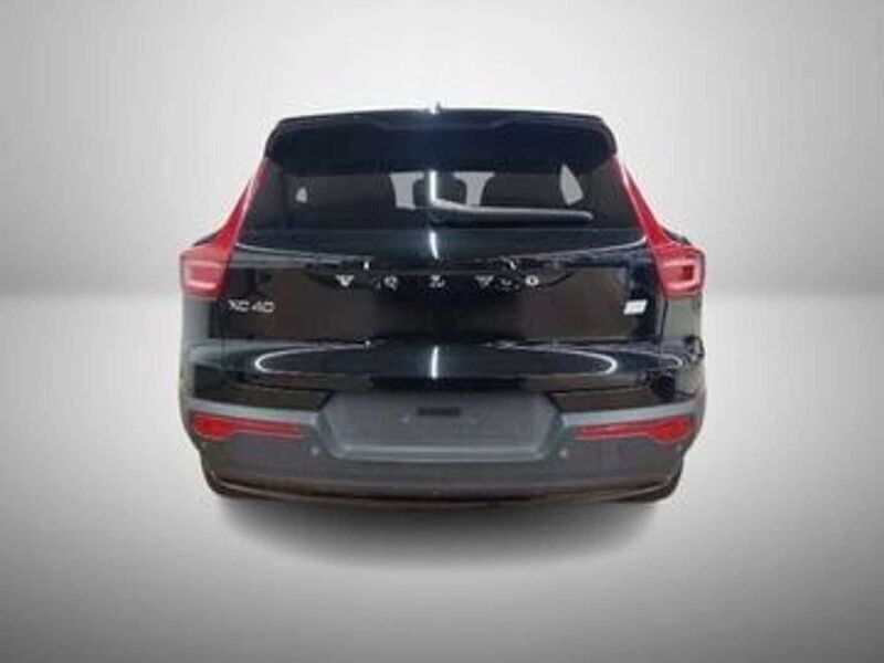 Gebraucht Volvo XC40 Plus 169 kW (231 PS) 2022 Onyx black / metallic SUV