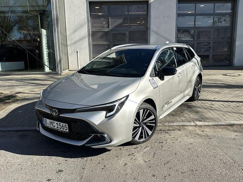Gebraucht Toyota Corolla 179 PS (131 kW) 2025 Silber Kombi