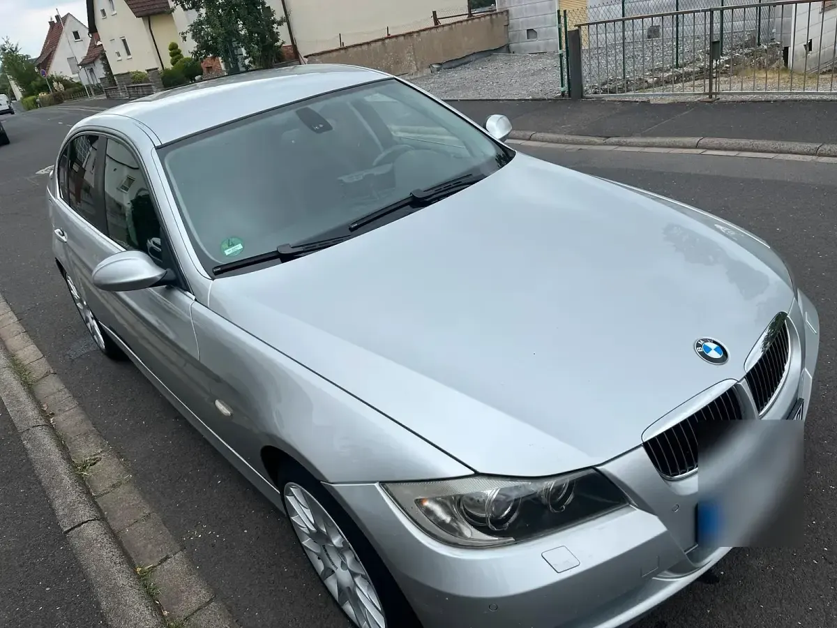 Käytetty BMW 330 258 HP (189 kW) 2005 Hopea Sedan