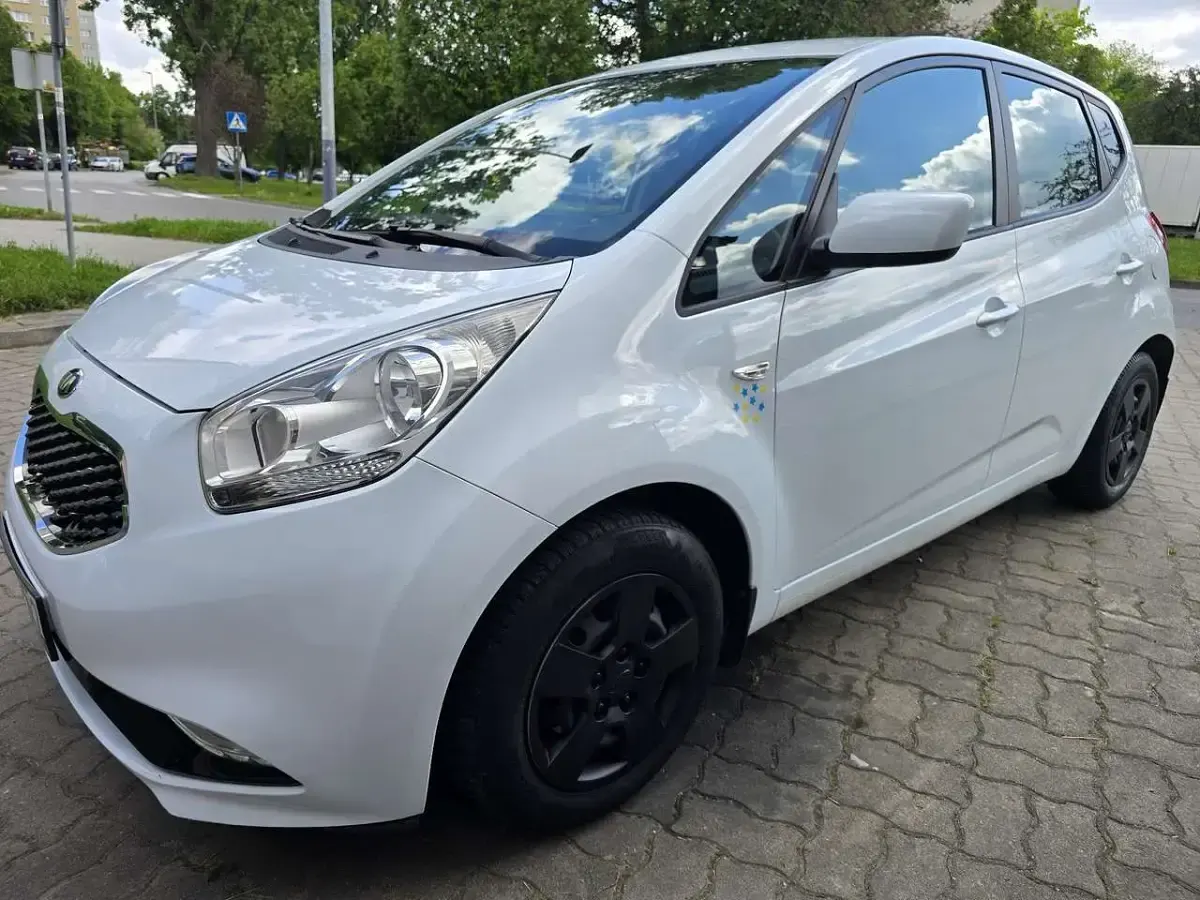 Gebraucht Kia Venga 90 PS (66 kW) 2013 Kleinwagen