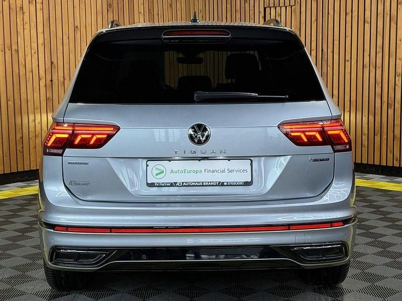 Gebraucht VW Tiguan Allspace R-line 190 PS (139 kW) 2023 Silber SUV