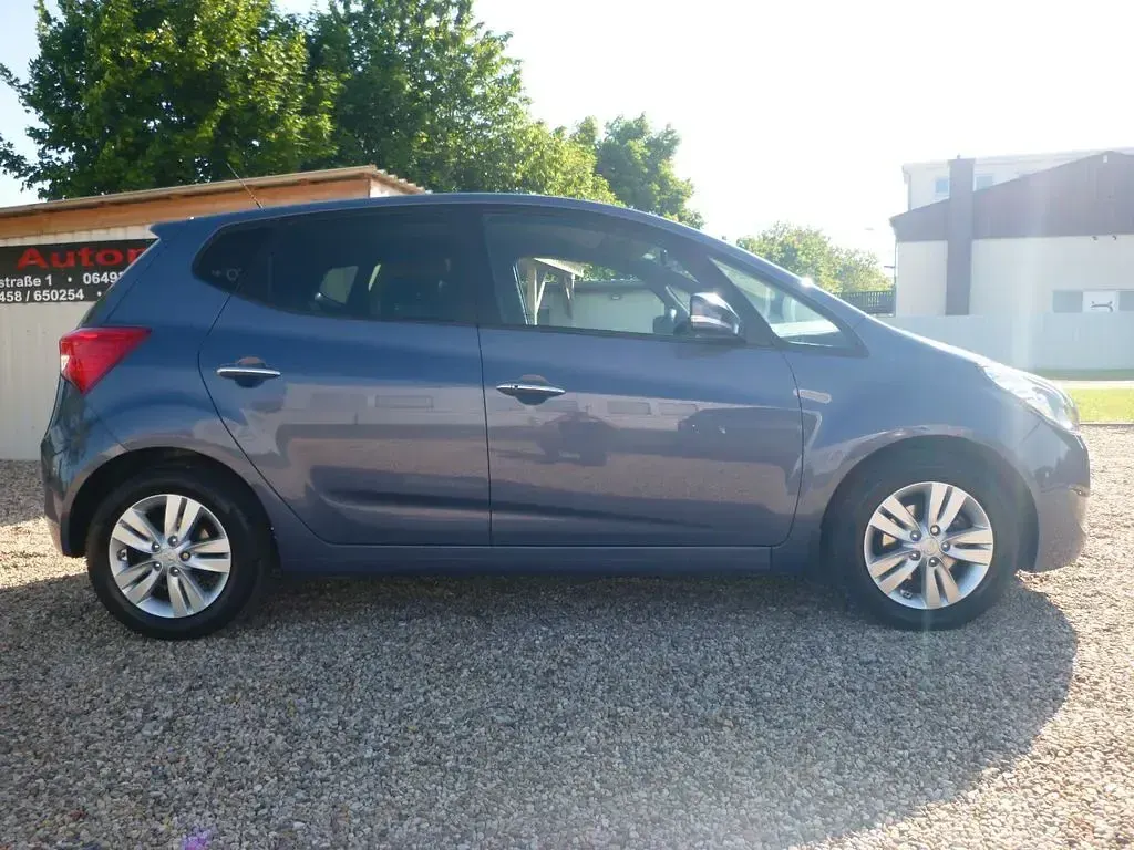 Gebraucht Hyundai ix20 Style 125 PS (91 kW) 2012 Blau Kleinwagen