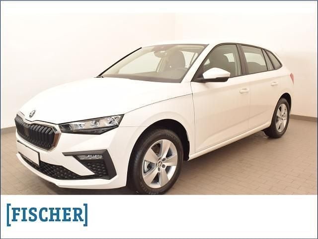 Weiß Gebraucht 2025 Skoda Scala Essence Kleinwagen | 20.870 € (Guter Preis) - Bild 1/4