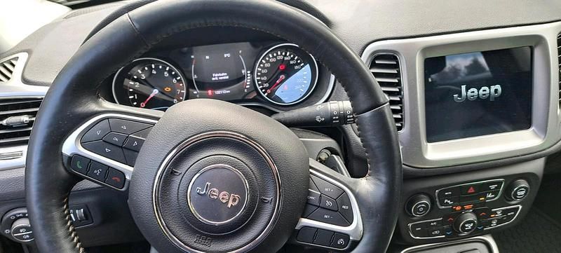 Gebraucht Jeep Compass 140 PS (102 kW) 2018 Schwarz SUV