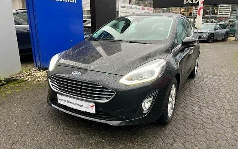 Schwarz Gebraucht 2019 Ford Fiesta Titanium Kleinwagen | 14.490 € (Fairer Preis) - Bild 1/4