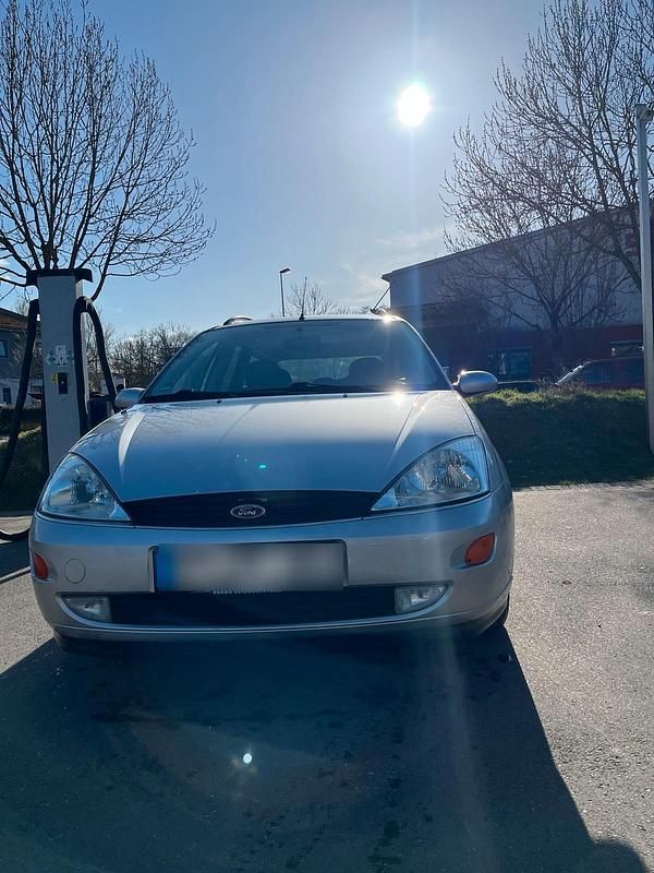 Gebraucht Ford Focus Ghia 100 PS (73 kW) 2000 Limousine