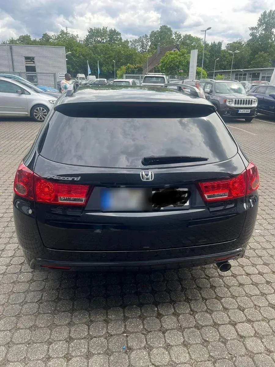 Gebraucht Honda Accord 156 PS (114 kW) 2011 Schwarz Kombi