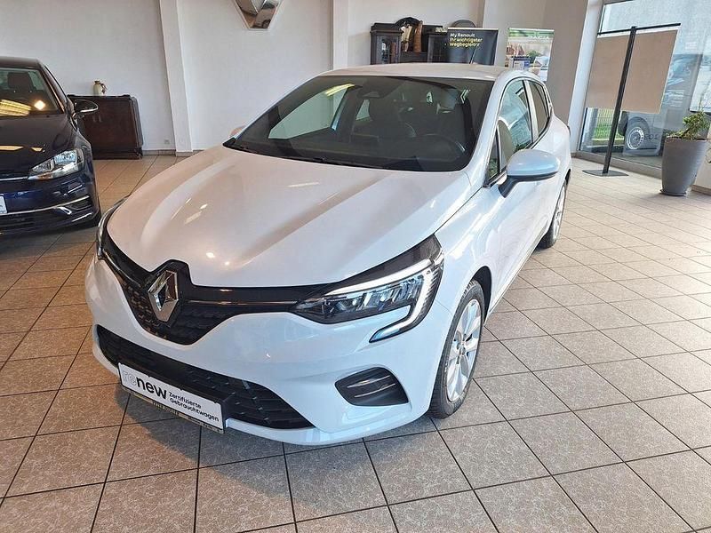 Gebraucht Renault Clio V Intens 140 PS (102 kW) 2022 Weiß Limousine