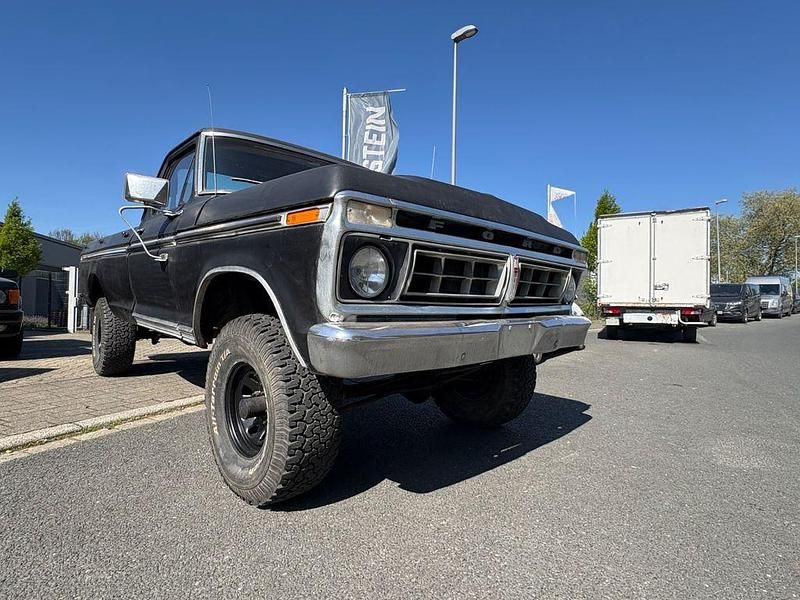 Second-hand Ford V8 200 CP (147 kW) 1976 Negru SUV