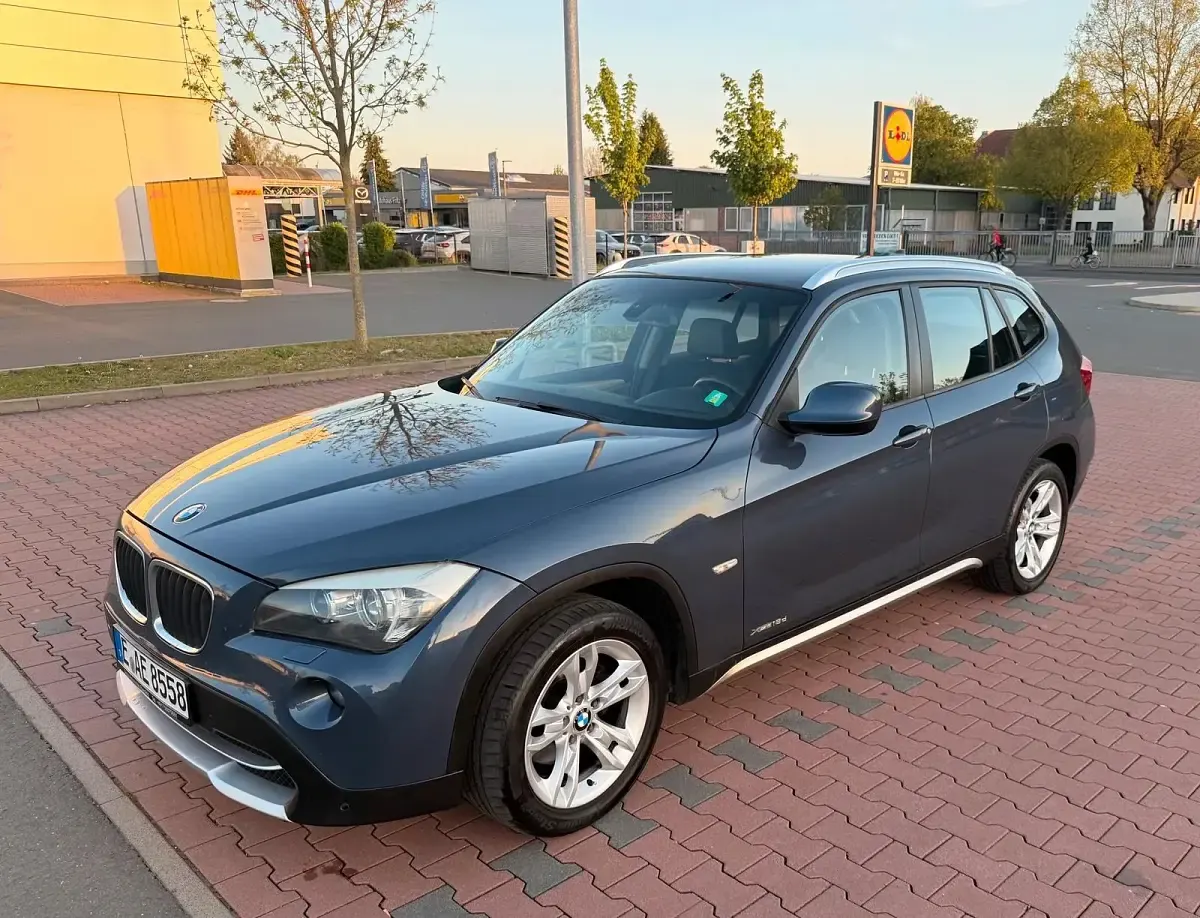 Gebraucht BMW X1 143 PS (105 kW) 2011 Blau SUV