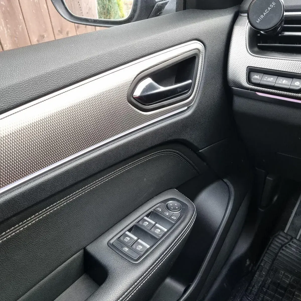 Gebraucht Renault Arkana Intens 140 PS (102 kW) 2021 Weiß SUV