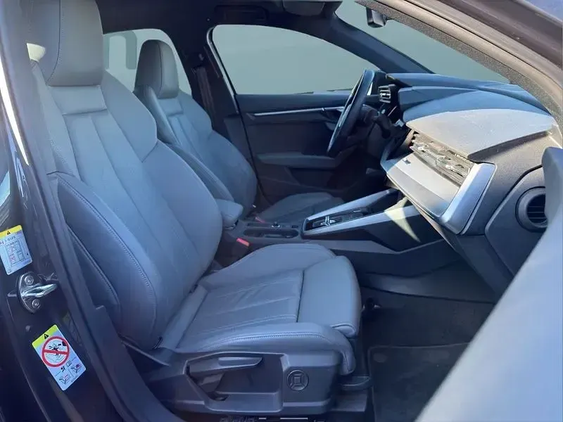 Gebraucht Audi A3 Sportback 150 PS (110 kW) 2024 Grau Kleinwagen