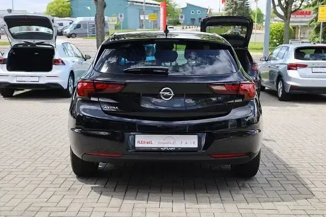 Gebraucht Opel Astra 125 PS (91 kW) 2019 Dark inc metallic Limousine