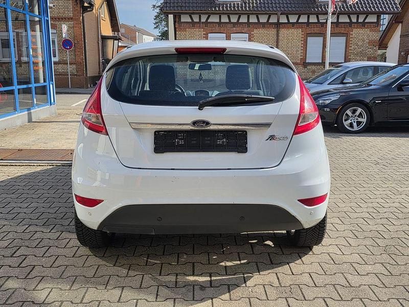 Gebraucht Ford Fiesta Trend 82 PS (60 kW) 2009 Weiß Kleinwagen