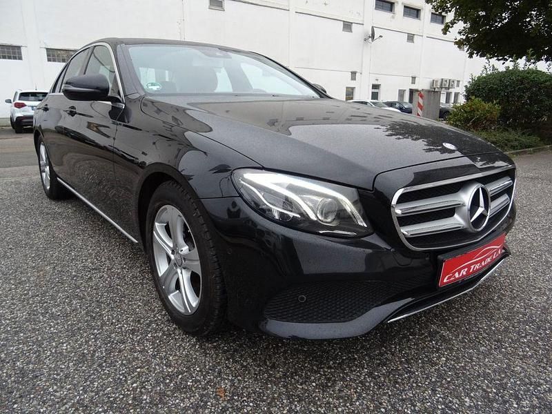 Gebraucht Mercedes E200 184 PS (135 kW) 2016 Obsidianschwarz  metalliclack Limousine