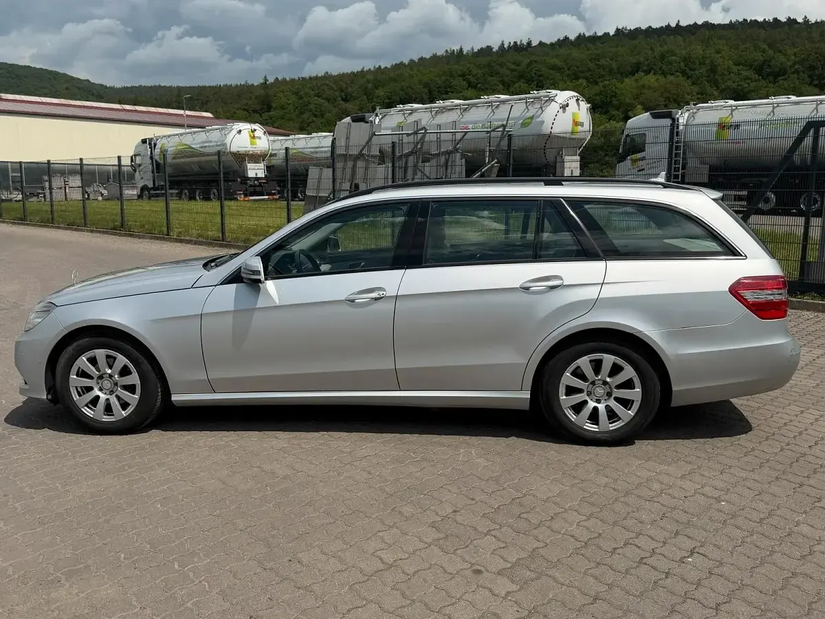 Gebraucht Mercedes E200 136 PS (100 kW) 2012 Silber Kombi