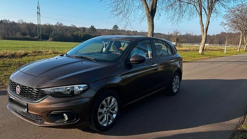Gebraucht Fiat Tipo Lounge 95 PS (69 kW) 2020 Braun Limousine