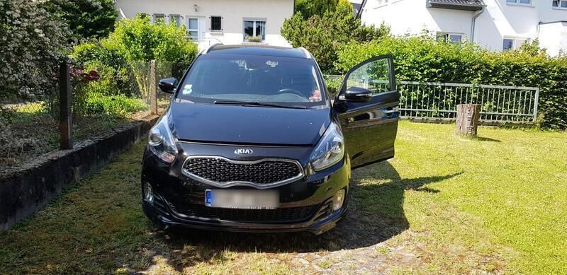 Schwarz Gebraucht 2014 Kia Carens Van / Kleinbus | 9.999 € - Bild 1/4