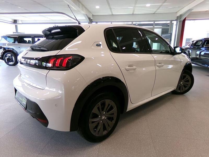 Gebraucht Peugeot e-208 Allure 100 kW (136 PS) 2023 Weiss Kleinwagen
