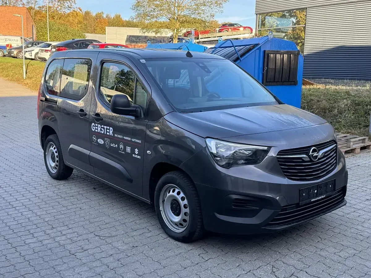 Gebraucht Opel Combo-e Life Edition 100 kW (137 PS) 2024 Volcano grey (m2) Van / Kleinbus