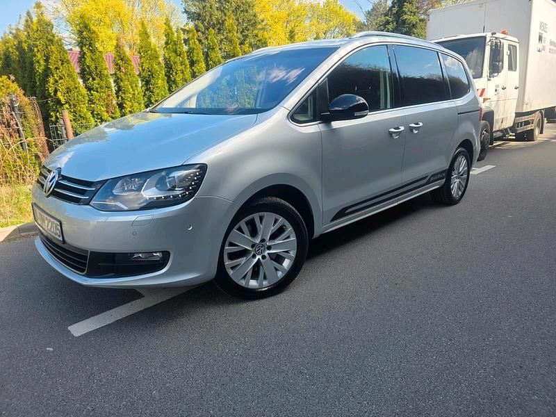 Second-hand VW Sharan 140 CP (102 kW) 2013 Argintiu Monovolum