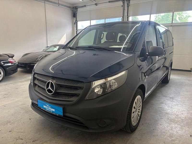 Blau Gebraucht 2022 Mercedes Vito Van / Kleinbus | 26.999 € (Fairer Preis) - Bild 1/4