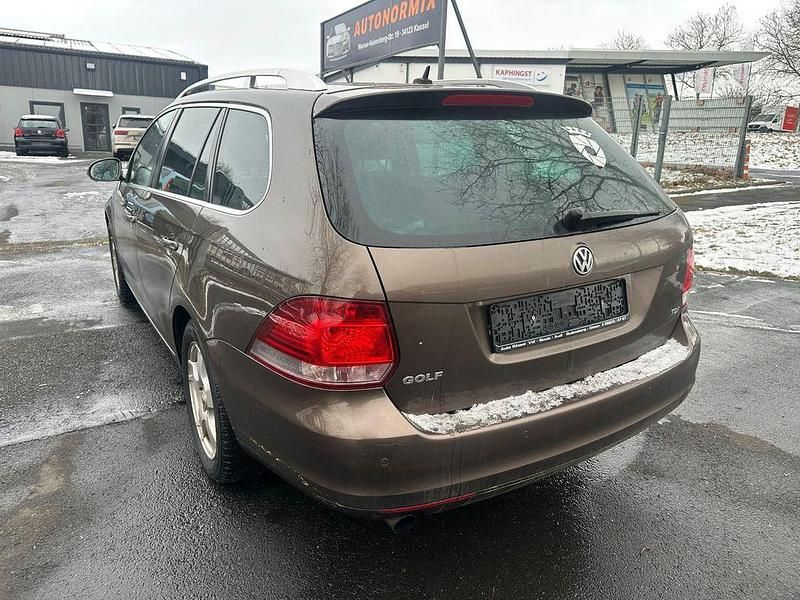 Gebraucht VW Golf VI Comfortline 105 PS (77 kW) 2012 Braun Kleinwagen