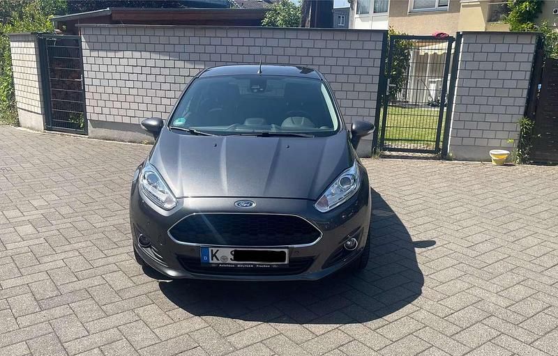 Gebraucht 2017 Ford Fiesta Celebration Kleinwagen | 8.450 € (Fairer Preis) - Bild 1/4