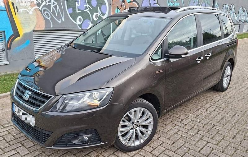 Braun Gebraucht 2015 Seat Alhambra Style Van / Kleinbus | 16.950 € (Fairer Preis) - Bild 1/4