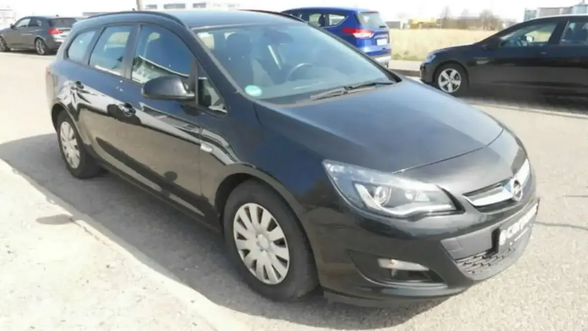Gebraucht Opel Astra Edition 110 PS (80 kW) 2014 Schwarz Kombi