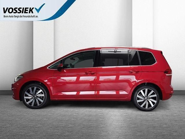 Gebraucht VW Touran 150 PS (110 kW) 2024 Rot Van / Kleinbus