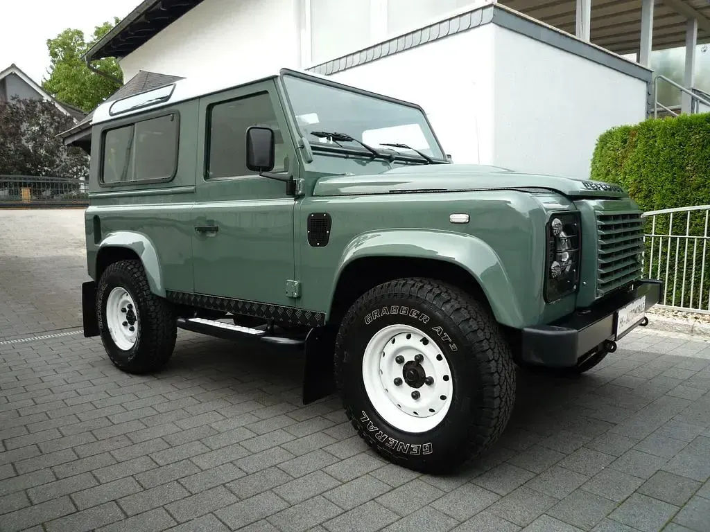 Gebraucht Land Rover Defender SE 122 PS (89 kW) 2015 Grün SUV