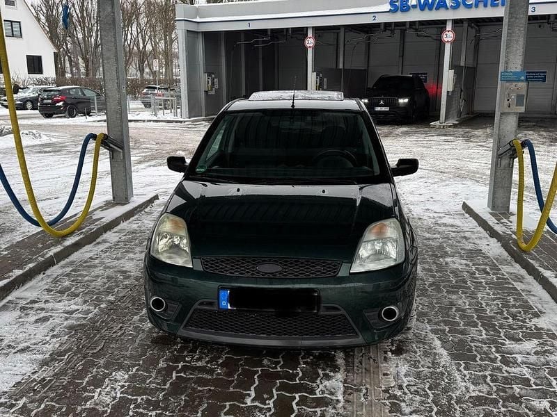 Grün Gebraucht 2005 Ford Fiesta Sport Kleinwagen | 2.000 € (Fairer Preis) - Bild 1/4