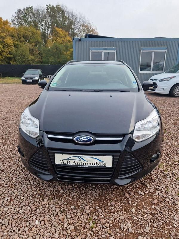 Schwarz Gebraucht 2013 Ford Focus Trend Kombi | 3.000 € (Guter Preis) - Bild 1/4