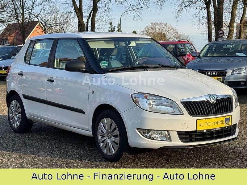 Gebraucht Skoda Fabia Classic 69 PS (50 kW) 2011 Weiß Limousine