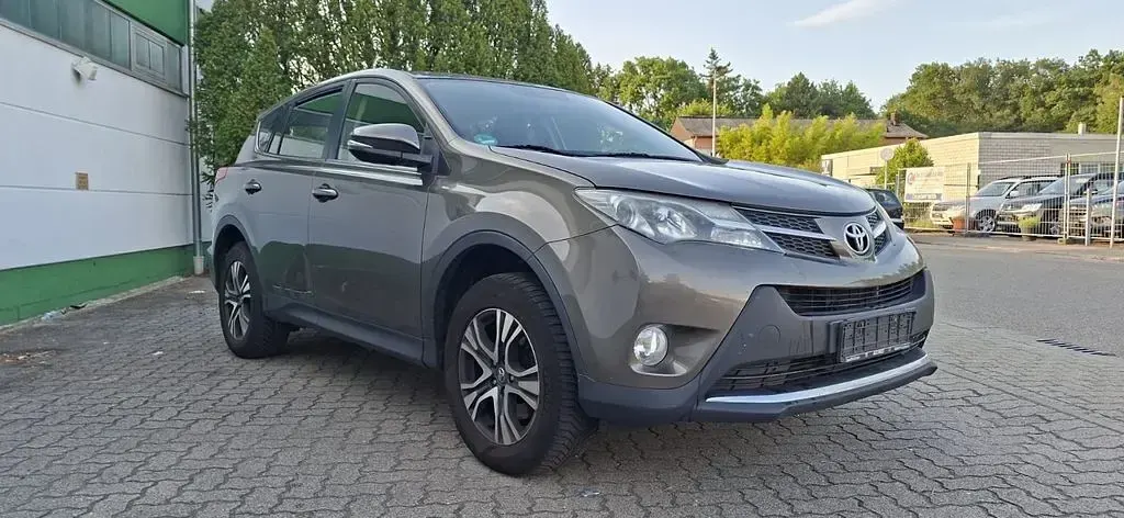 Gebraucht Toyota RAV4 124 PS (91 kW) 2014 Gold SUV