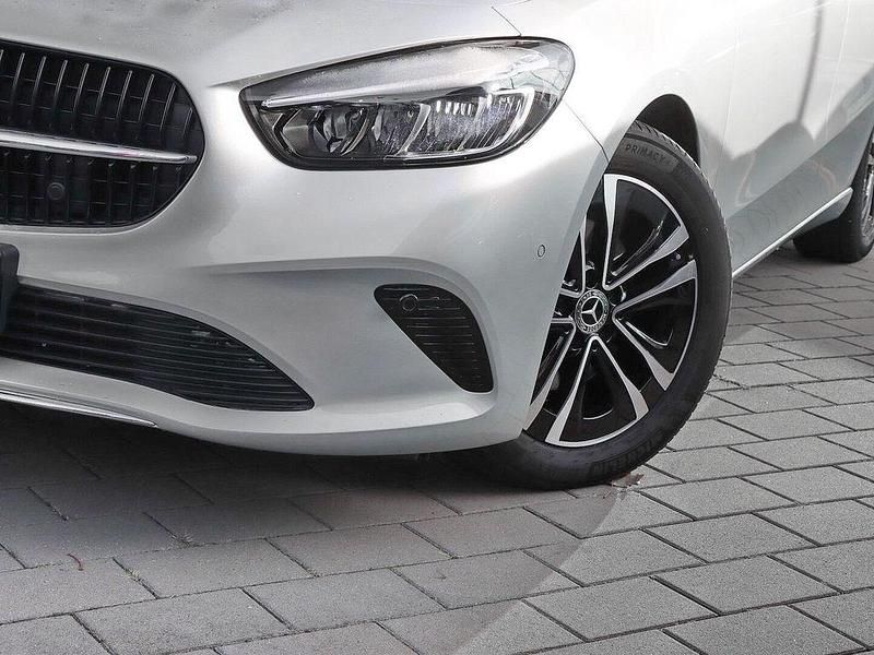 Gebraucht Mercedes B200 150 PS (110 kW) 2023 Grau Van / Kleinbus