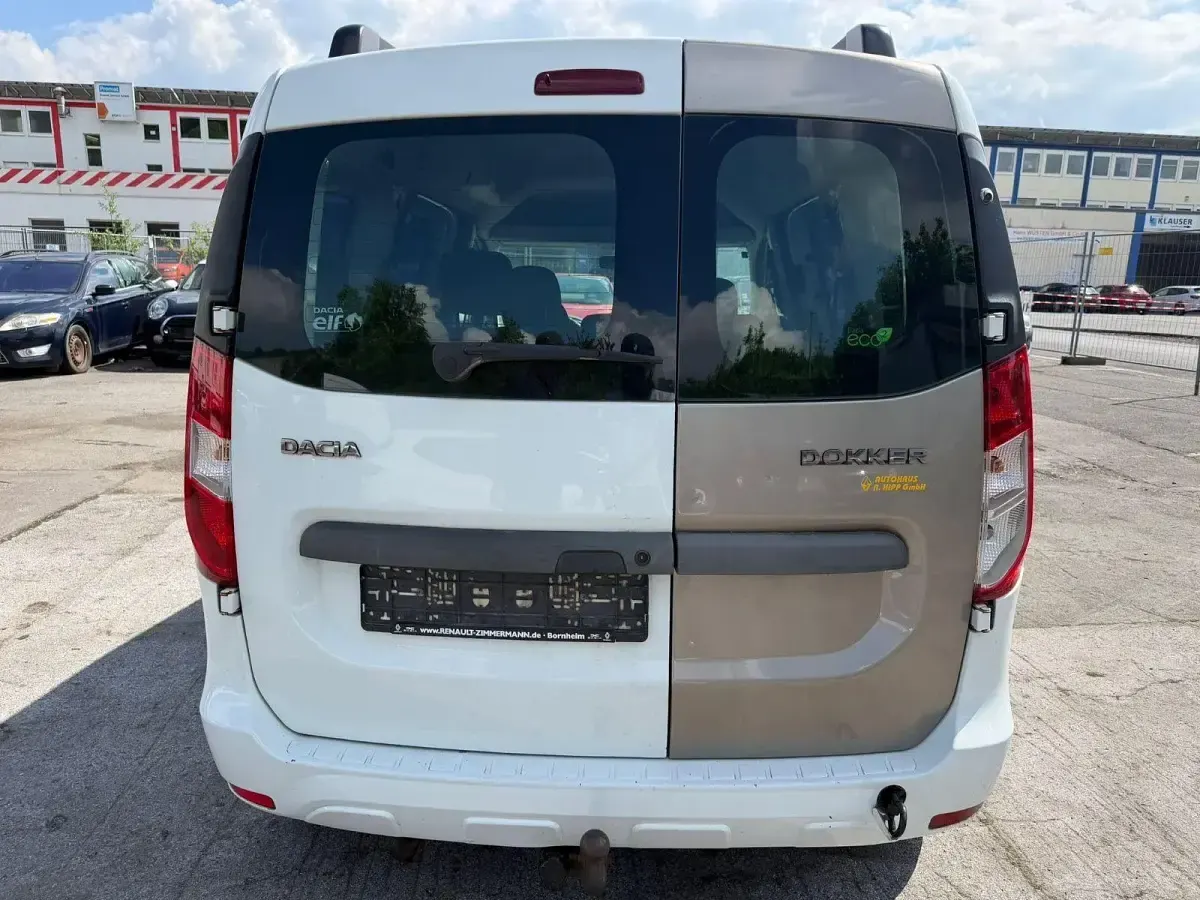 Gebraucht Dacia Dokker 116 PS (85 kW) 2015 Weiß Van / Kleinbus