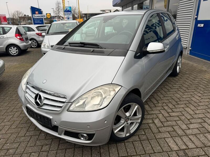 Silber Gebraucht 2009 Mercedes A160 Avantgarde Kleinwagen | 9.999 € - Bild 1/4