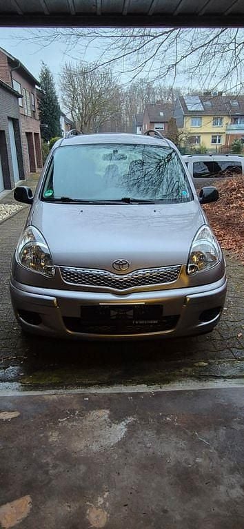 Gebraucht Toyota Yaris Verso 84 PS (61 kW) 2005 Beige Van / Kleinbus