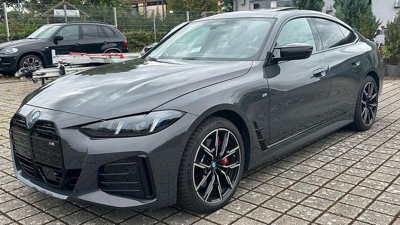 Grau Gebraucht 2024 BMW i4 M Sport Limousine | 54.500 € (Fairer Preis) - Bild 1/4