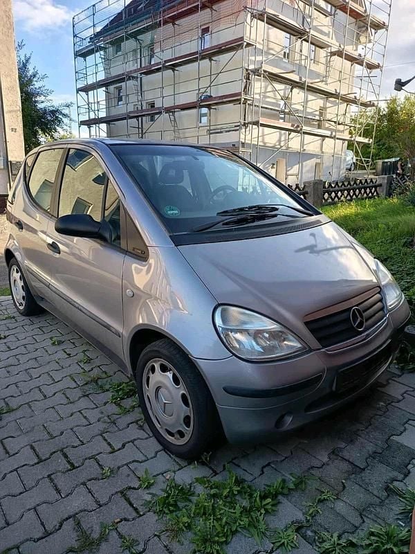 Silber Gebraucht 2000 Mercedes A140 Limousine | 650 € - Bild 1/4