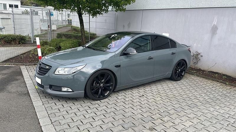 Grau Gebraucht 2011 Opel Insignia OPC Limousine | 5.700 € (Fairer Preis) - Bild 1/4