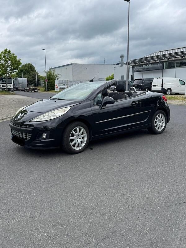 Schwarz Gebraucht 2010 Peugeot 207 CC Cabrio | 2.550 € (Teuer) - Bild 1/4