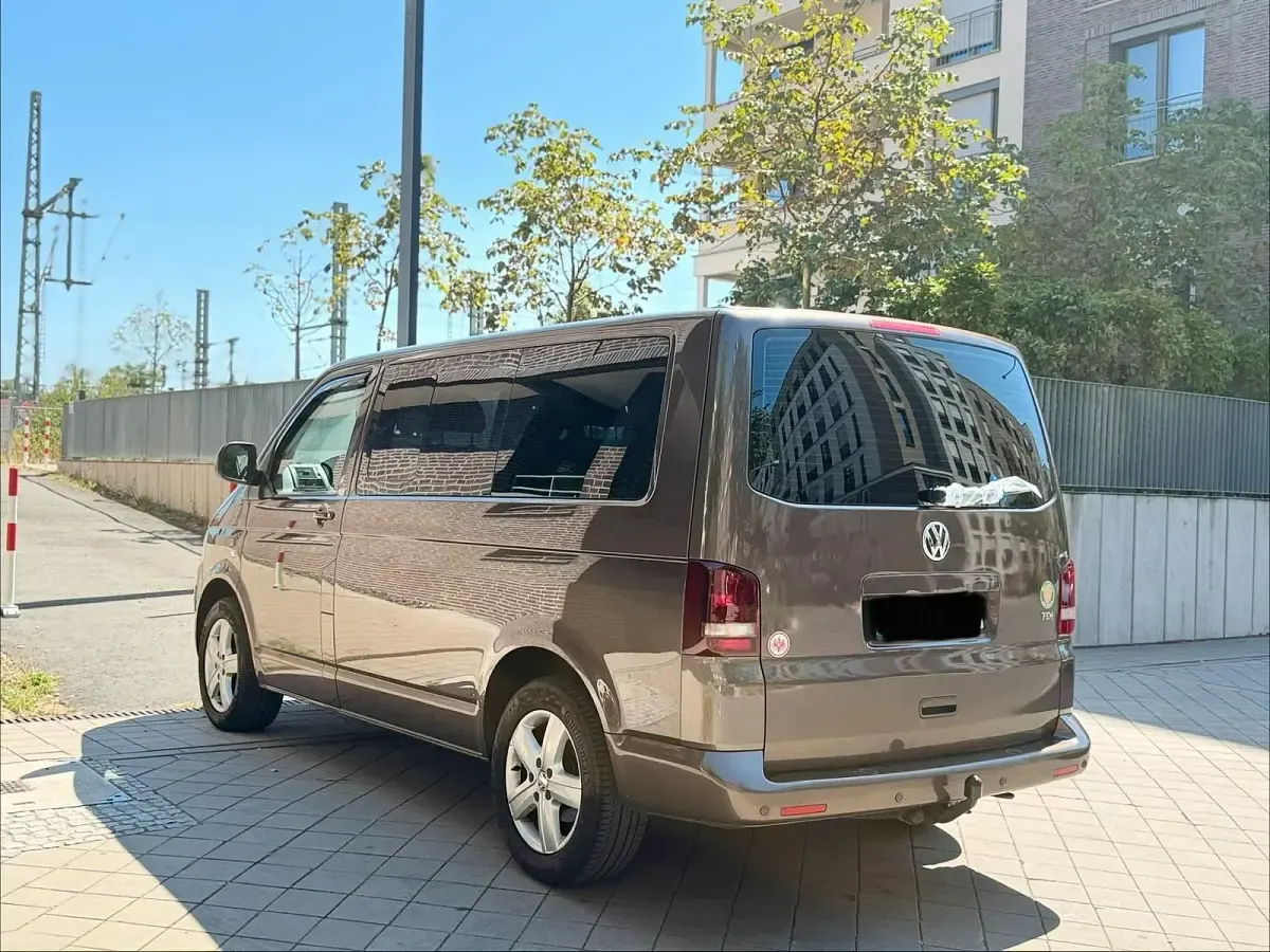 Gebraucht VW T5 140 PS (102 kW) 2010 Braun Van