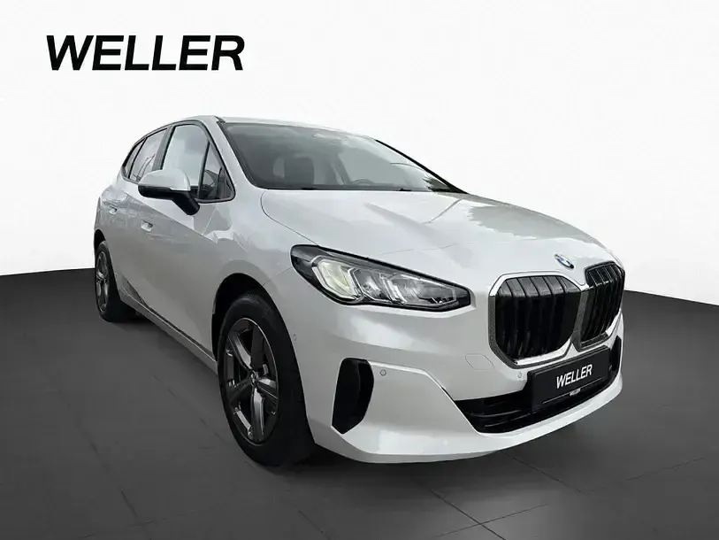 Gebraucht BMW 220 Performance 156 PS (114 kW) 2023 Weiß Van / Kleinbus