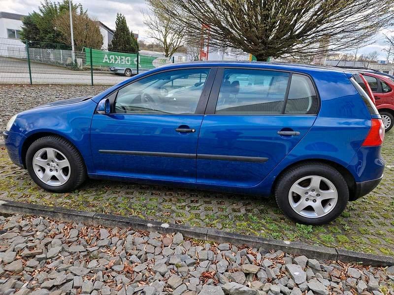 Gebraucht VW Golf IV 90 PS (66 kW) 2004 Blau Limousine