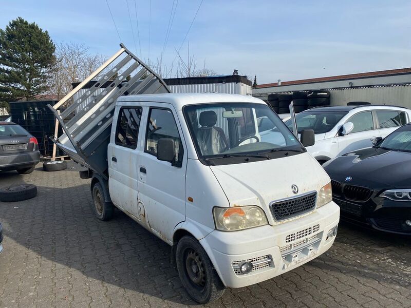 Weiß Gebraucht 2012 Piaggio Porter Van / Kleinbus | 2.990 € - Bild 1/4